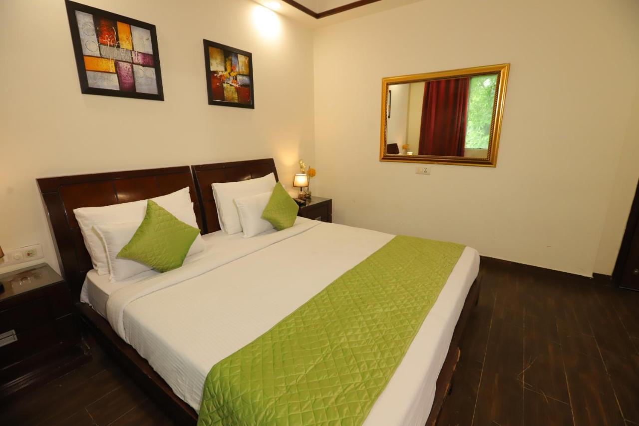Hotel The Picasso Residency - Naraina New Delhi Extérieur photo