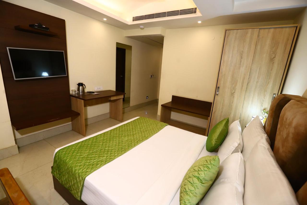Hotel The Picasso Residency - Naraina New Delhi Extérieur photo
