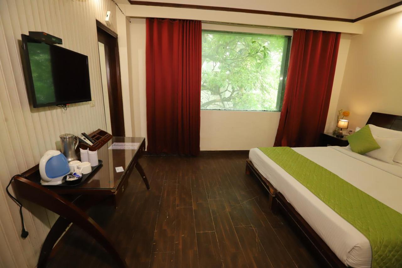 Hotel The Picasso Residency - Naraina New Delhi Extérieur photo