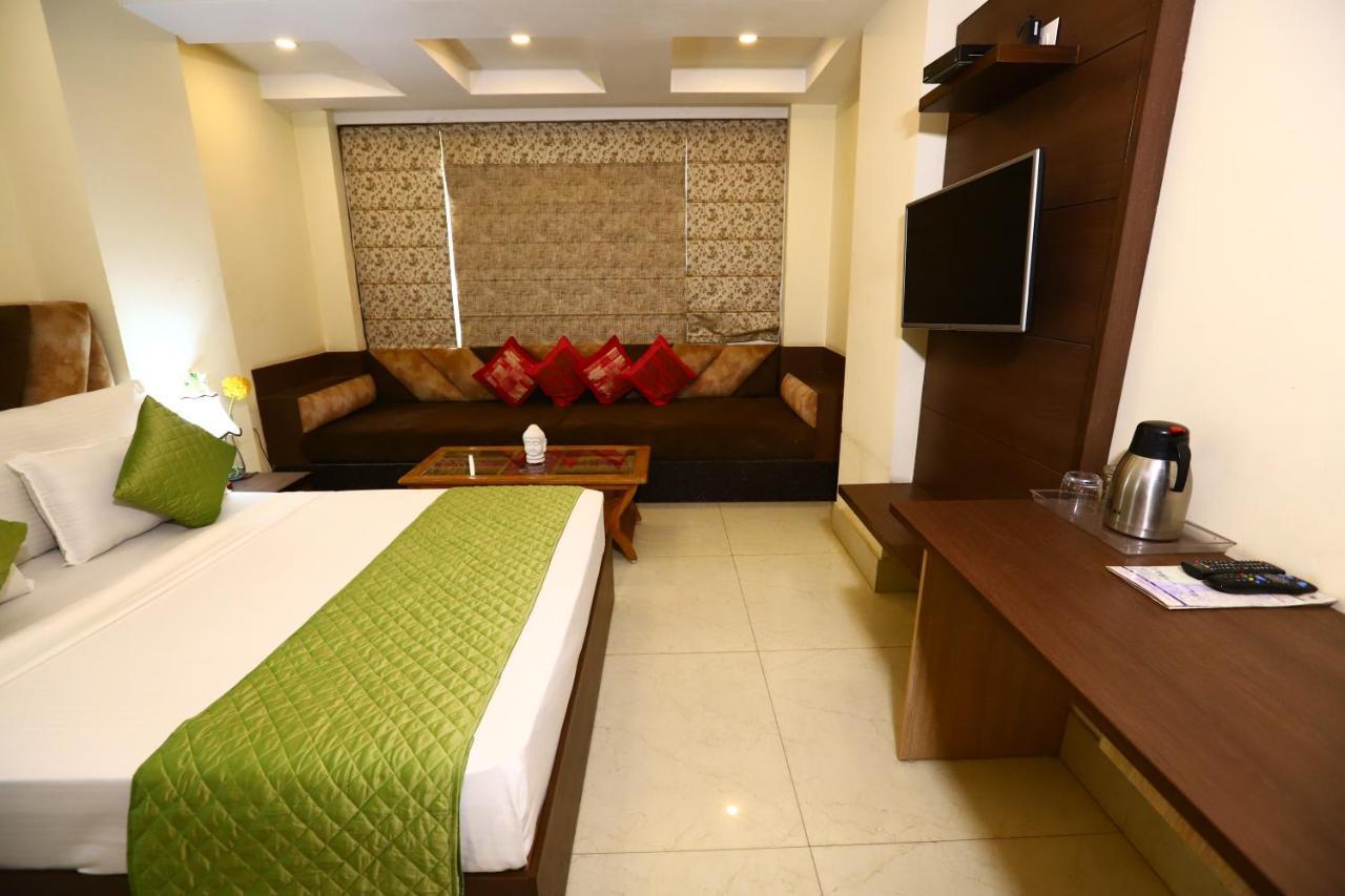 Hotel The Picasso Residency - Naraina New Delhi Extérieur photo