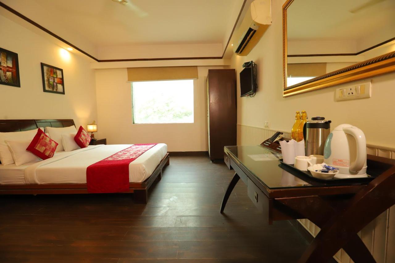 Hotel The Picasso Residency - Naraina New Delhi Extérieur photo