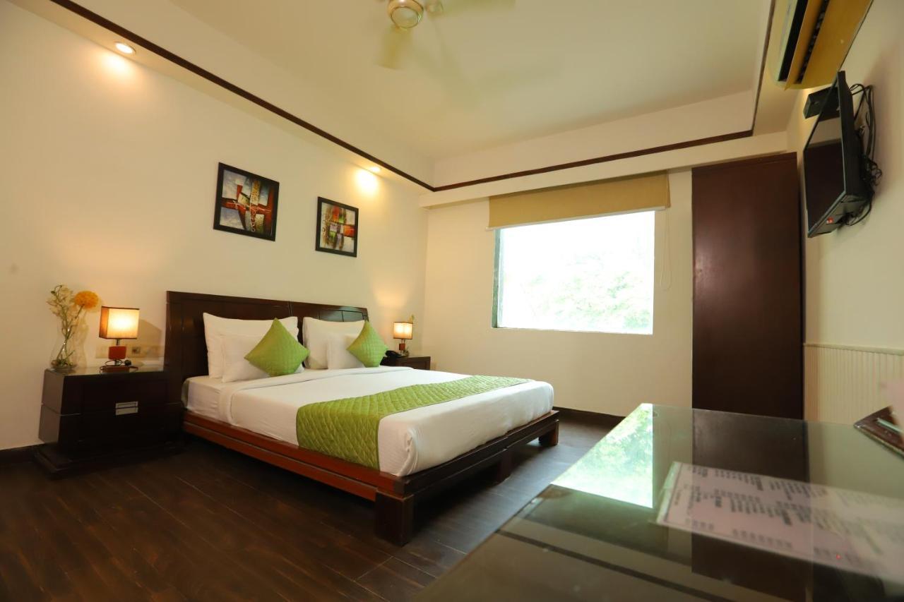 Hotel The Picasso Residency - Naraina New Delhi Extérieur photo