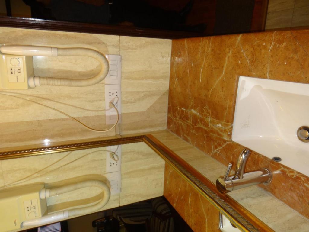 Hotel The Picasso Residency - Naraina New Delhi Extérieur photo