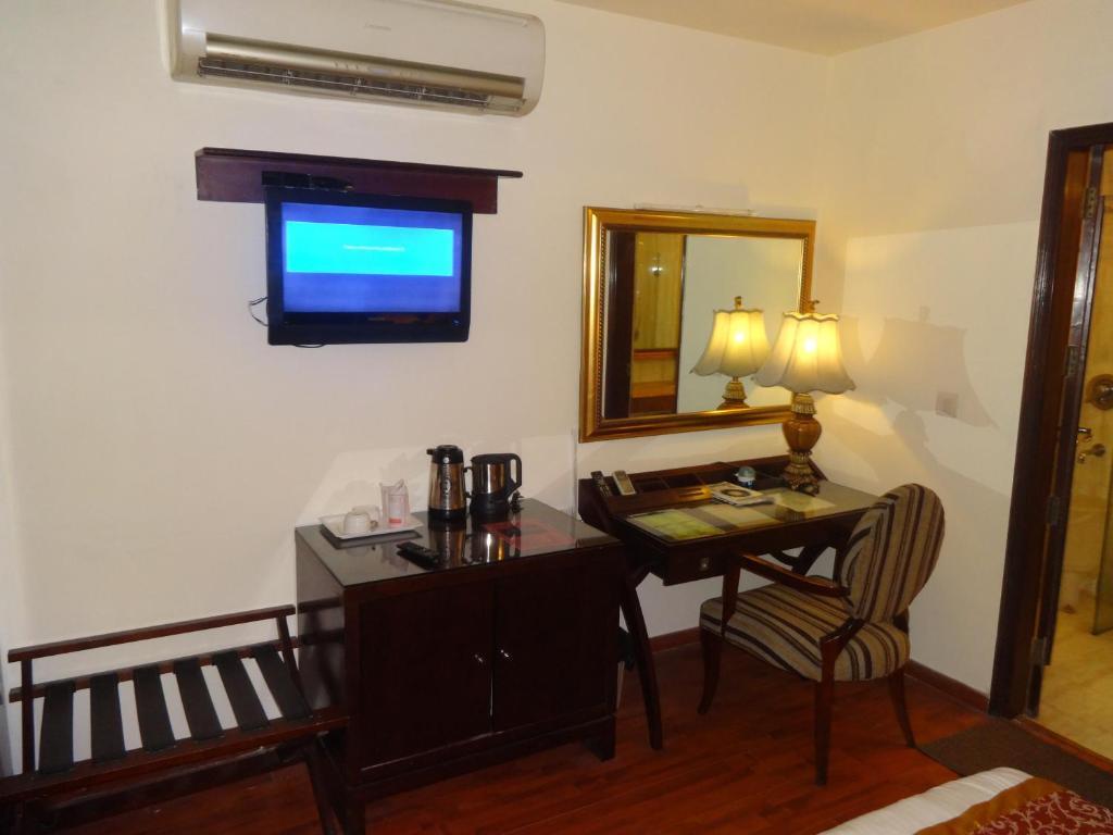 Hotel The Picasso Residency - Naraina New Delhi Extérieur photo