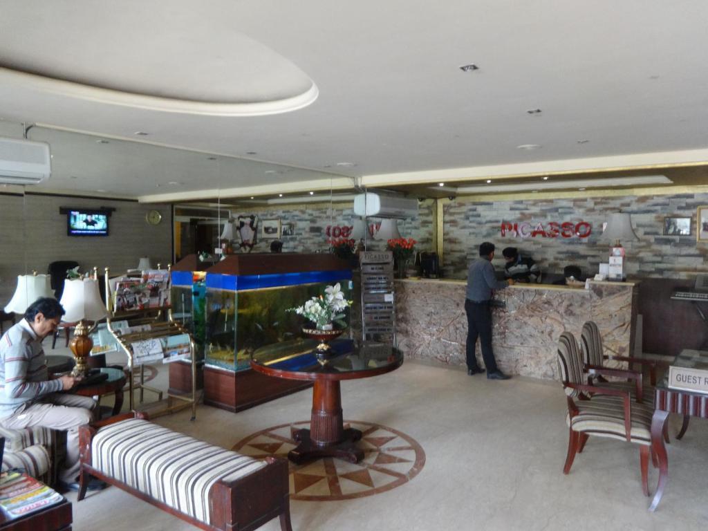 Hotel The Picasso Residency - Naraina New Delhi Extérieur photo